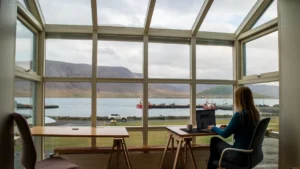 Why Solar Stations Are Ideal for Remote Worksites